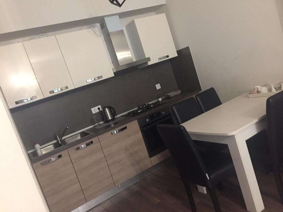 Sol'S M2 White Modern Apartments Тбилиси Екстериор снимка