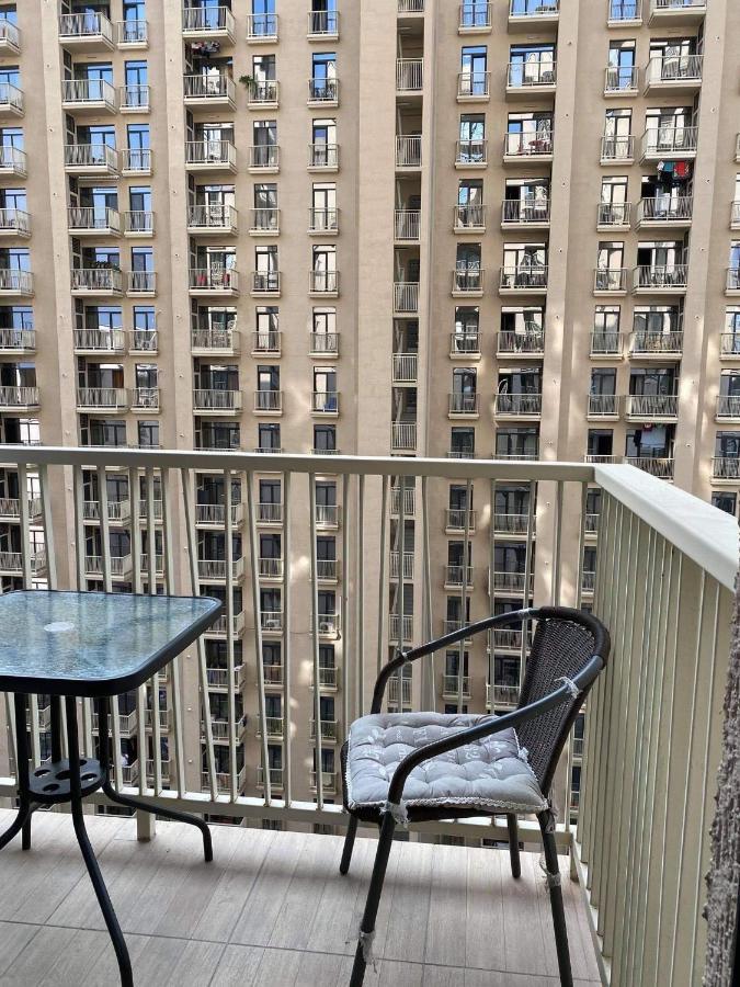 Sol'S M2 White Modern Apartments Тбилиси Екстериор снимка