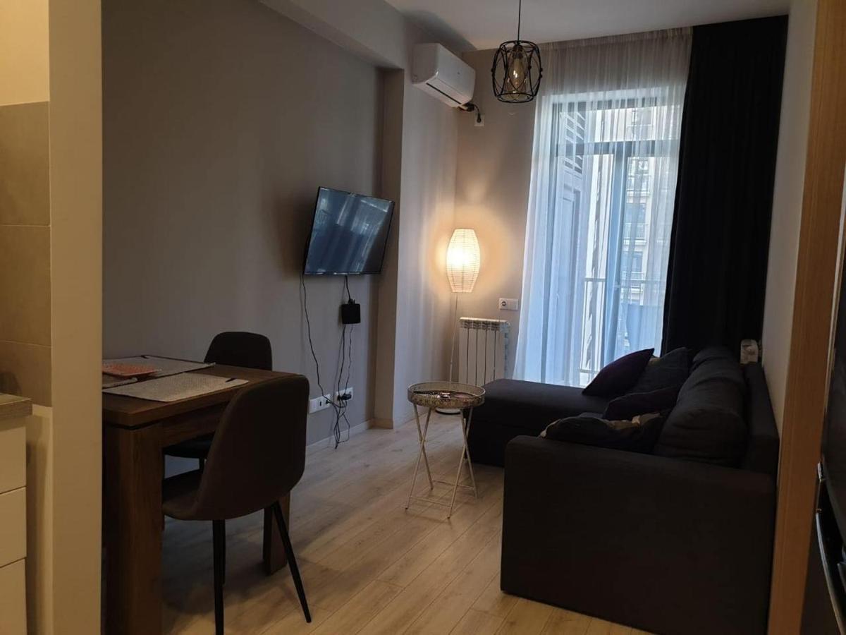 Sol'S M2 White Modern Apartments Тбилиси Екстериор снимка