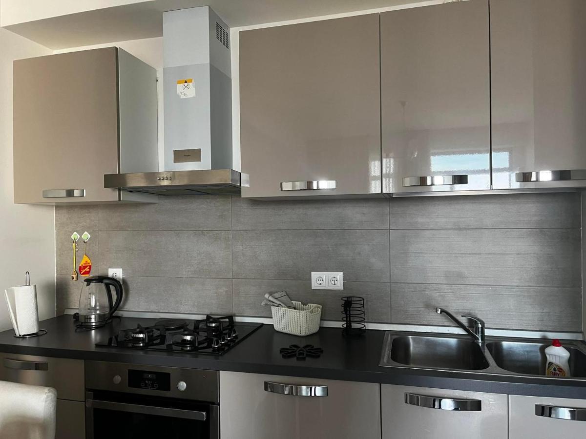 Sol'S M2 White Modern Apartments Тбилиси Екстериор снимка